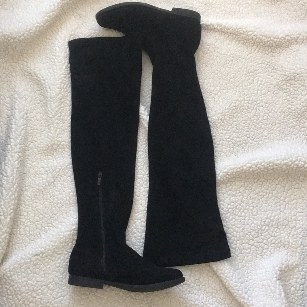 Over-the-knee black sued boots